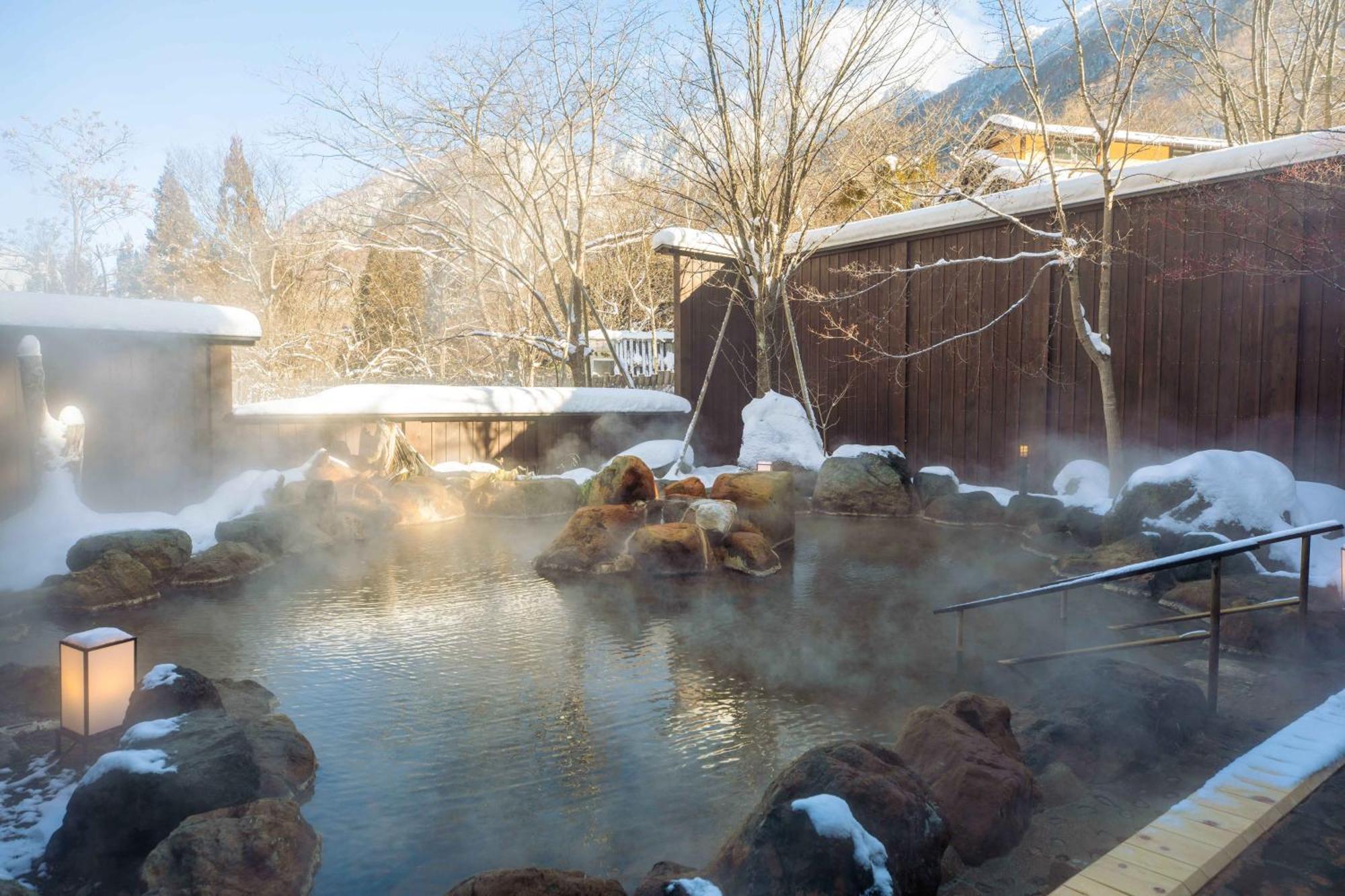 ريوكان مياما أوان تاكاياما المظهر الخارجي الصورة A hot spring in Japan