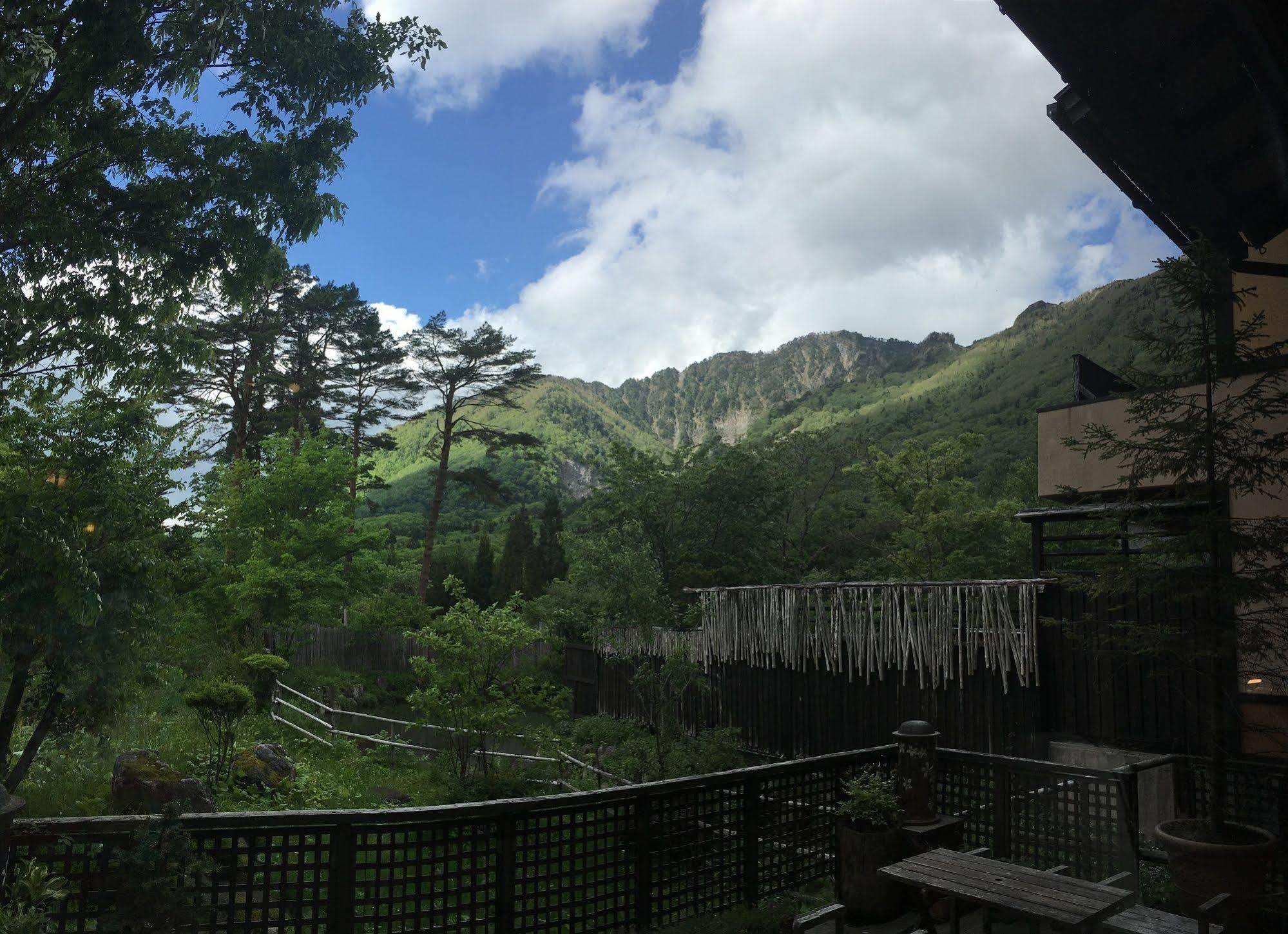ريوكان مياما أوان تاكاياما المظهر الخارجي الصورة View of Mount Takami from the Takami Lodge