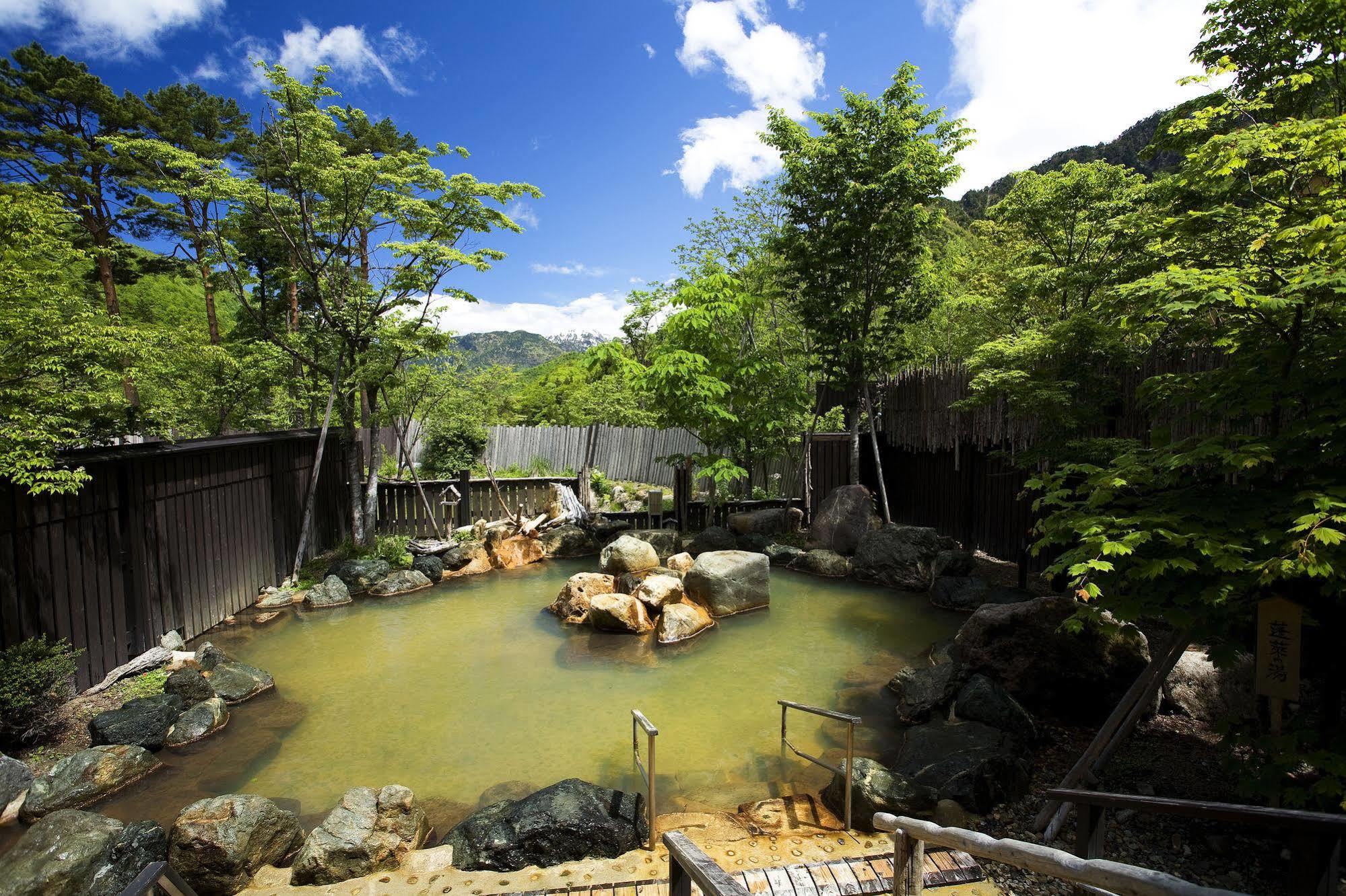ريوكان مياما أوان تاكاياما المظهر الخارجي الصورة A hot spring in Japan