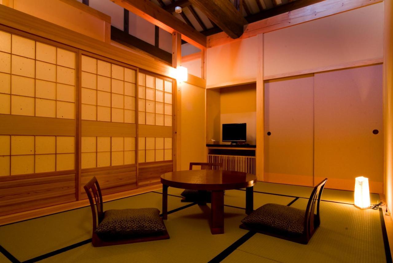 ريوكان مياما أوان تاكاياما المظهر الخارجي الصورة A traditional Japanese room